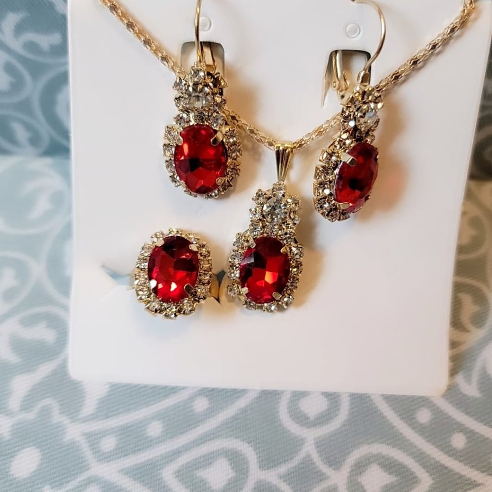 Necklace Set - Picture 2 of 3